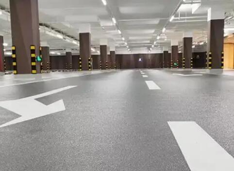 工廠磨石地坪施工難題不用愁，專業(yè)設(shè)備團(tuán)隊(duì)來解憂